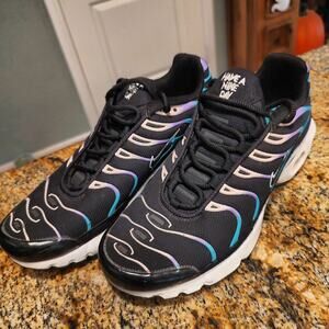 Nike Air Max Plus Sneakers Size 6.5Y Model BQ7224-001